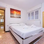 Joivy Bright 2-bedroom Flat With Terrace Near The Рапалло