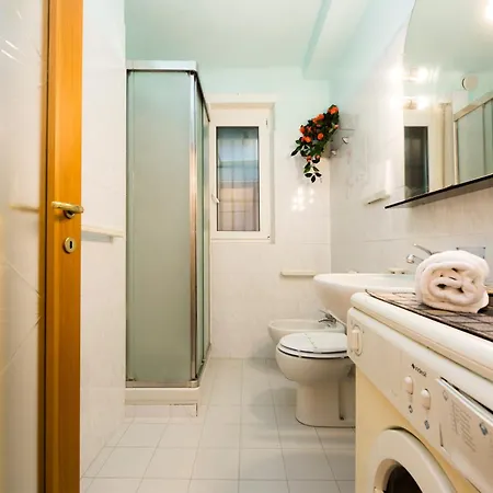 Appartement Joivy Bright 2-bedroom Flat With Terrace Near The Rapallo
