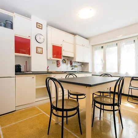 Joivy Bright 2-bedroom Flat With Terrace Near The Appartement