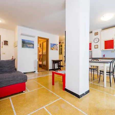 Joivy Bright 2-bedroom Flat With Terrace Near The アパート