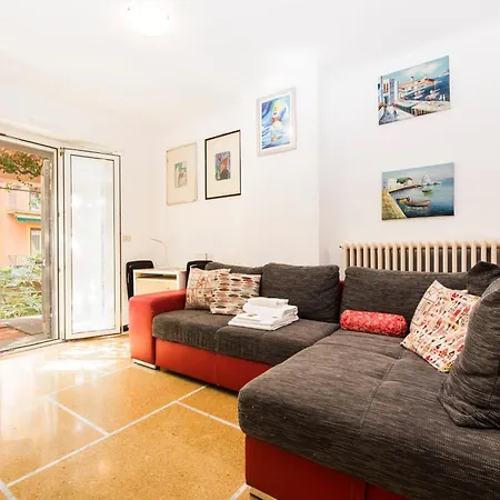 Joivy Bright 2-bedroom Flat With Terrace Near The Appartement *