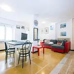 Joivy Bright 2-bedroom Flat With Terrace Near The Apartamento Rapallo