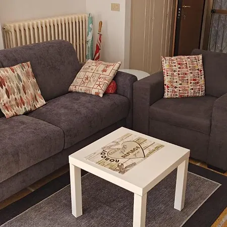 Joivy Bright 2-bedroom Flat With Terrace Near The Rapallo