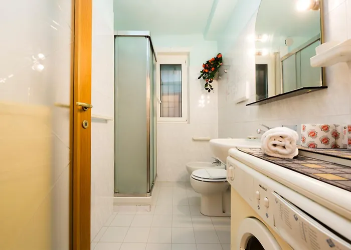Lejlighed Joivy Bright 2-bedroom Flat With Terrace Near The Rapallo