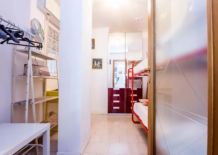 Lejlighed Joivy Bright 2-bedroom Flat With Terrace Near The